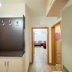 Tirent - Spacious 2-bedroom Near Liqeni I Thate * 티라나