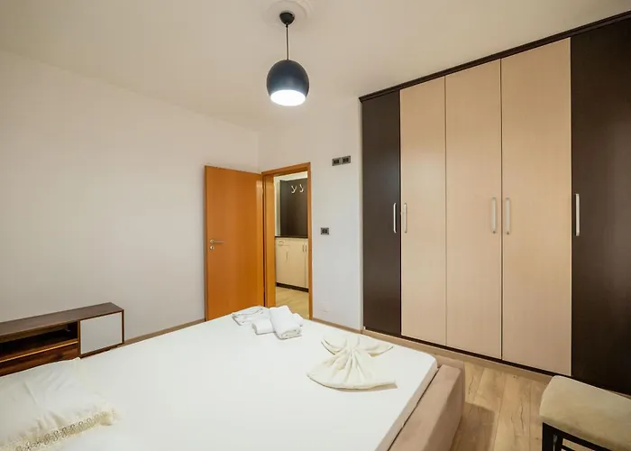 Tirent - Spacious 2-bedroom Near Liqeni I Thate דירה *