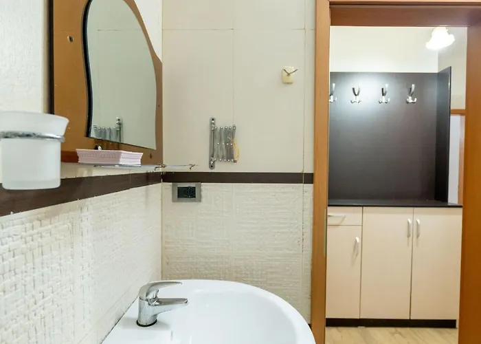 דירה Tirent - Spacious 2-bedroom Near Liqeni I Thate