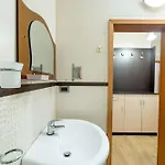 Apartment Tirent - Spacious 2-bedroom Near Liqeni I Thate