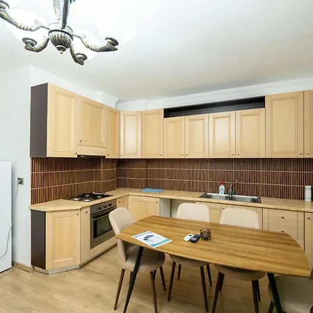 Apartment Tirent - Spacious 2-bedroom Near Liqeni I Thate Tirana