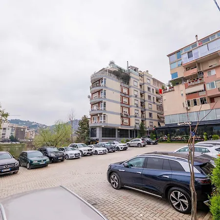 Lägenhet Tirent - Spacious 2-bedroom Near Liqeni I Thate