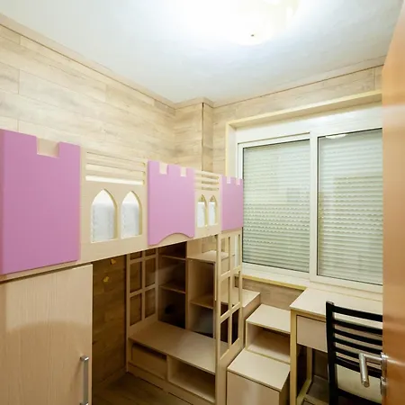 Tirent - Spacious 2-bedroom Near Liqeni I Thate * Tirana