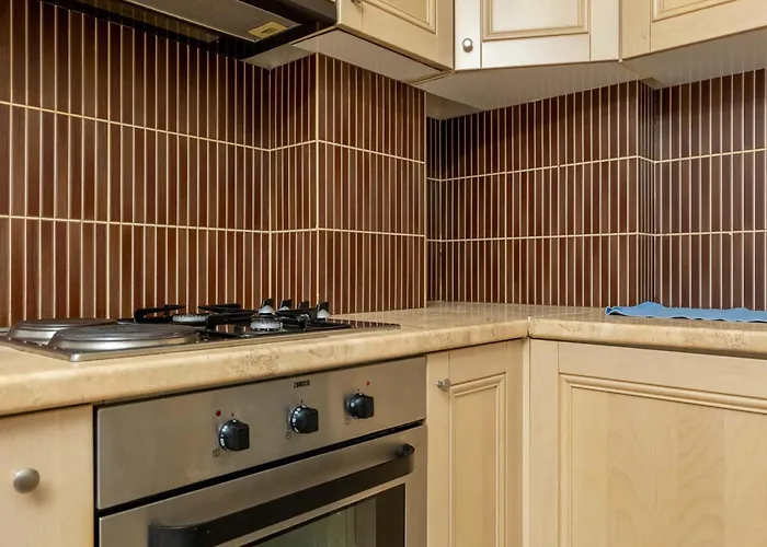 Tirent - Spacious 2-bedroom Near Liqeni I Thate 아파트 티라나