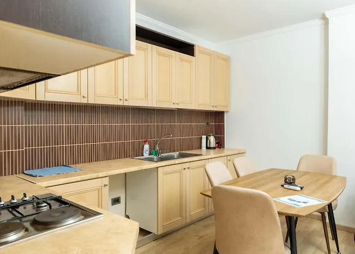 Tirent - Spacious 2-bedroom Near Liqeni I Thate 아파트