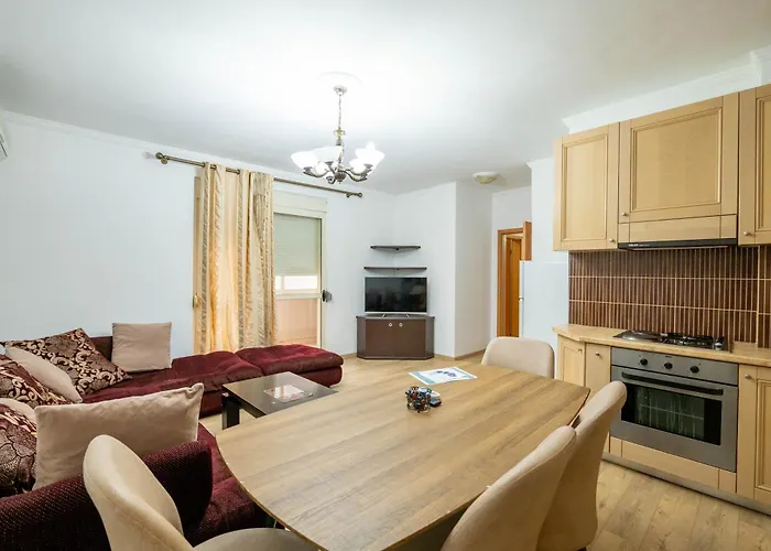 Tirent - Spacious 2-bedroom Near Liqeni I Thate * 티라나